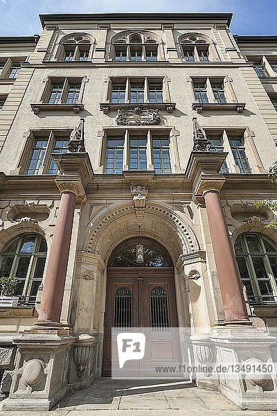 Klassizistische Fassade von 1888  WittelsbacherstraÃŸe  MÃ?nchen  Oberbayern  Bayern  Deutschland  Europa