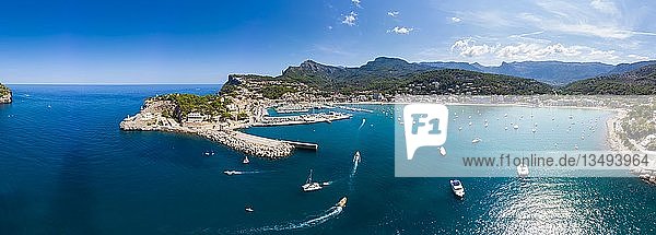 Luftaufnahme  Bucht  Naturhafen  Port de SÃ³ller  Serra de Tramuntana  Mallorca  Balearische Inseln  Spanien  Europa