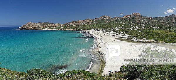 Türkisblaues Wasser am Sandstrand von Ostriconi  Ogliastro  Balagne  Haute-Corse  Korsika  Frankreich  Europa