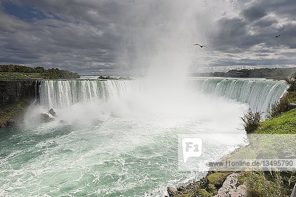Niagarafälle  Horseshoe Falls  Niagarafälle  Ontario  Kanada  Nordamerika
