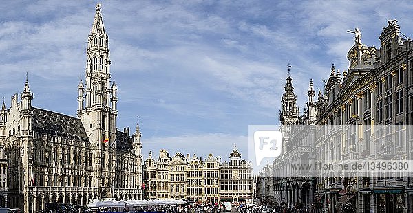 Rathaus Hotel de Ville und barocke Häuserfassaden am Grand-Place Grote Markt  Brüssel  Belgien  Europa