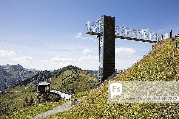 Aussichtsplattform am Walmendingerhorn Kleinwalsertal Allgäuer Alpen Vorarlberg Österreich Europa