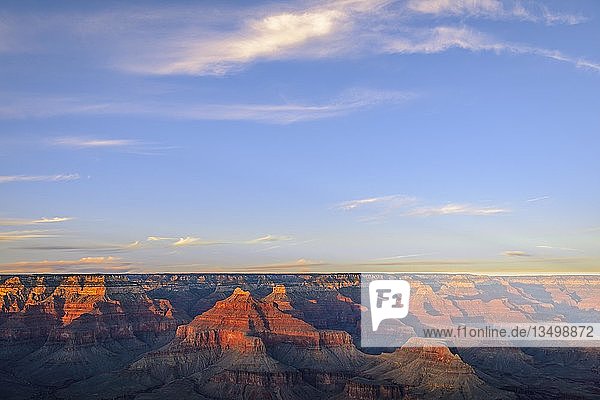 Schlucht des Grand Canyon bei Sonnenuntergang  Blick vom Hopi Point  erodierte Felslandschaft  South Rim  Grand Canyon National Park  bei Tusayan  Arizona  USA  Nordamerika