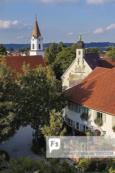 Evangelische Kirche und Rathaus,  Bad Grönenbach,  Unterallgäu,  Allgäu,  Schwaben,  Bayern,  Deutschland,  Europa