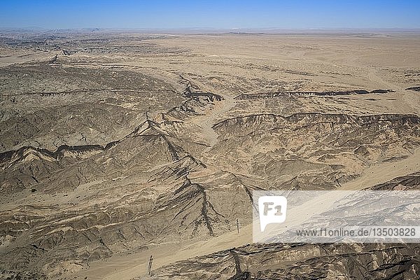 Luftaufnahme  Berge und Steinwüste bei Swakopmund  Erongo-Region  Namibia  Afrika