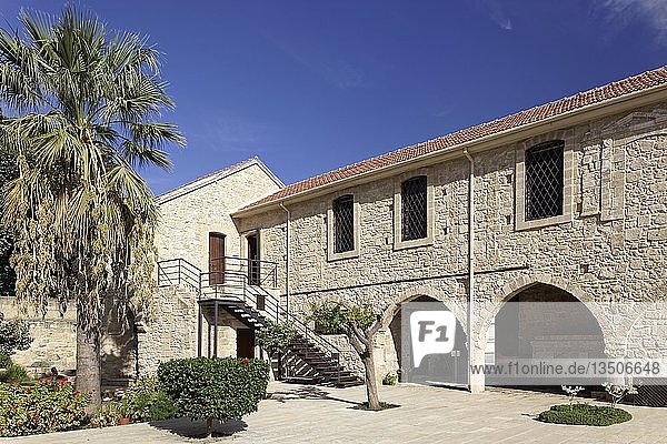 Mittelalterliches Kastell, Foinikoudes-Promenade, Larnaka, Südzypern, Zypern, Europa