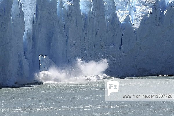 Perito Moreno Glacier  Los Glaciares National Park  Patagonia  Argentina  South America