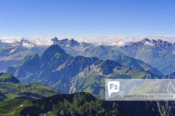 Höfats  Krottenkopf und Mädelegabel  Blick vom Nebelhorn  Allgäuer Alpen  Oberstdorf  Oberallgäu  Allgäu  Schwaben  Bayern  Deutschland  Europa