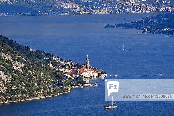 Perast  Bucht von Kotor  Provinz Kotor  Montenegro  Europa