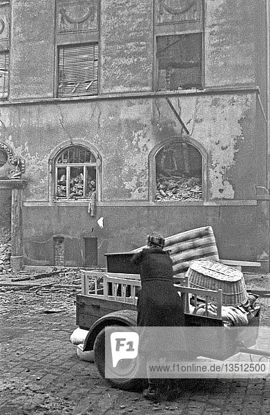 Zweiter Weltkrieg  ausgebombtes Wohnhaus der Familie Mai  1943  Scharnhorststraße  Leipzig  Sachsen  DDR  Deutschland  Europa