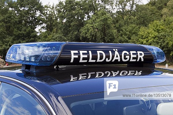 Blaulicht mit Spiegelung der Feldjäger der Bundeswehr  Tag der offenen Tür  Julius-Leber-Kaserne  Berlin  Deutschland  Europa