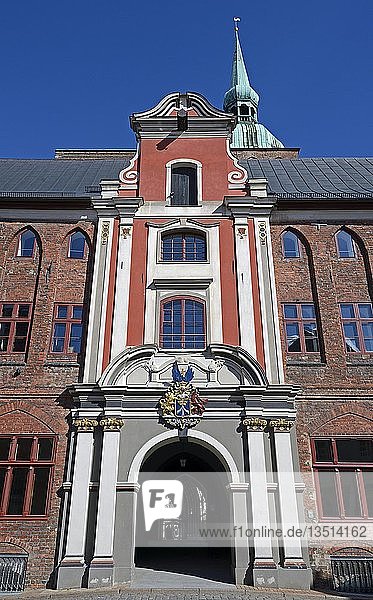Westportal  Eingang zum Rathaus von Stralsund  Altstadt  Hansestadt Stralsund  UNESCO-Welterbe  Mecklenburg-Vorpommern  Deutschland  Europa  PublicGround  Europa