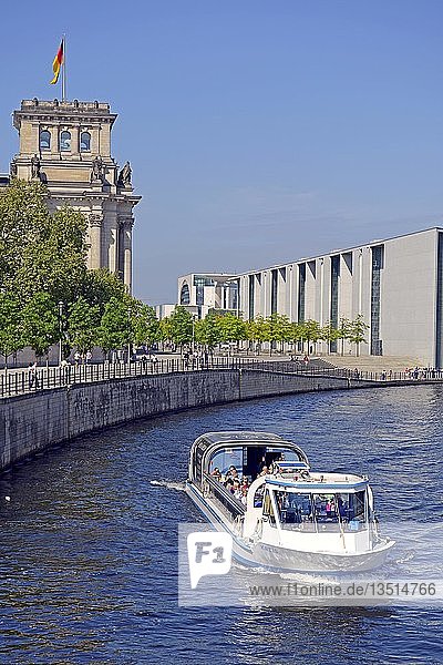 Passenger boat on the Spree River in the Government District  Reichstag building  Berlin  Berlin  Berlin  Germany  Europe