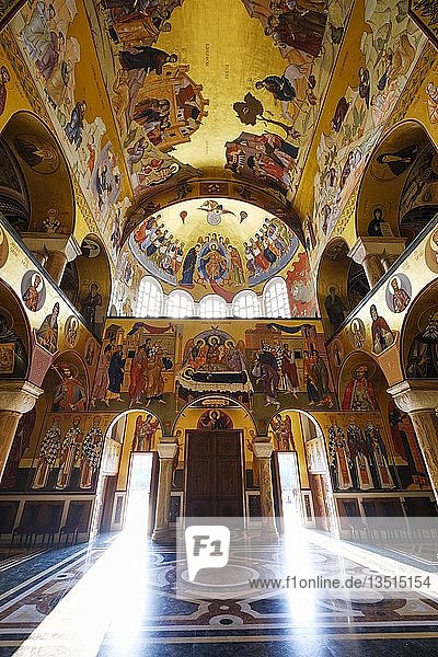 Innenraum  Serbisch-orthodoxe Auferstehungskathedrale  Saborni Hram Hristovog Vaskrsenja  Podgorica  Montenegro  Europa
