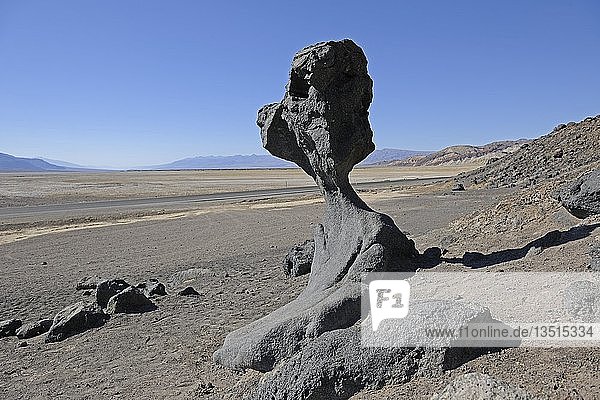 Mushroom Rock  Felsformation  Death Valley National Park  Kalifornien  USA  Nordamerika