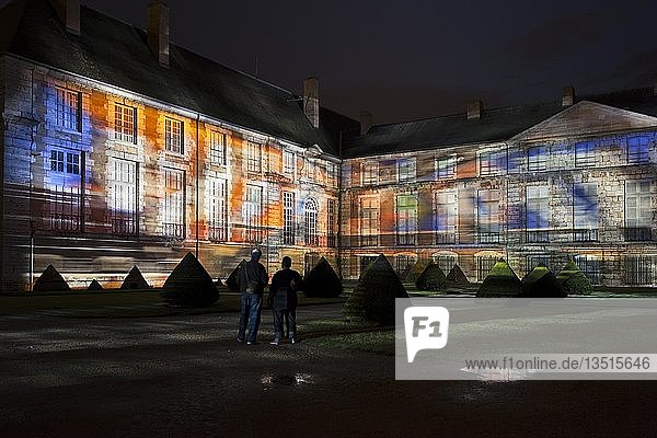 Musée des Beaux-Arts  Museum der Schönen Künste  von April bis September nachts bei Dämmerung beleuchtet  Chartres  Eure-et-Loir  Frankreich  Europa  PublicGround  Europa