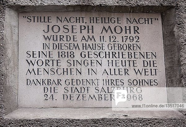 Tisch im Geburtshaus von Joseph Mohr (Stille Nacht  Heilige Nacht)  Steingasse  Salzburg  Österreich  Europa