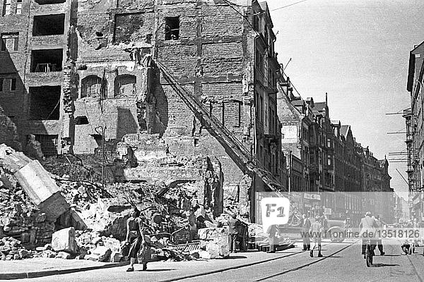 Beseitigung der Trümmer und Bergung von Baumaterialien 1947 Schlossgasse Leipzig Sachsen DDR Deutschland Europa