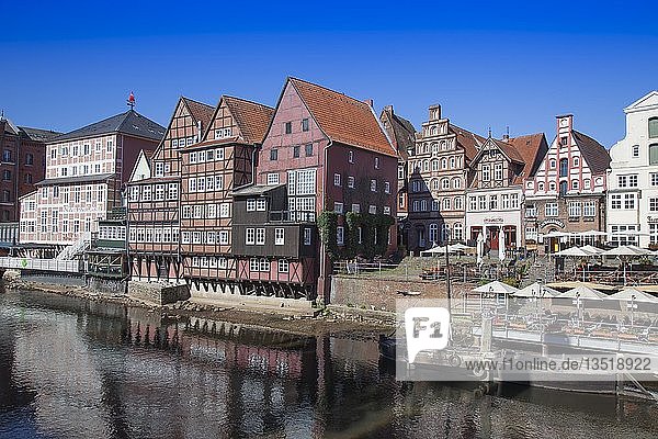 Fachwerkhäuser an der Ilmenau  Altstadt  Lüneburg  Deutschland  Europa