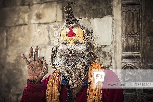 Sadhu Asket heiliger Mann Pashupatinath Kathmandu Nepal Asien