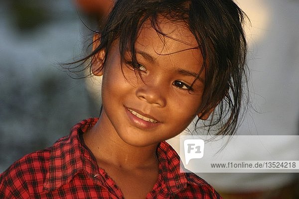 Porträt eines Mädchens  Kambodscha  Südostasien  Asien