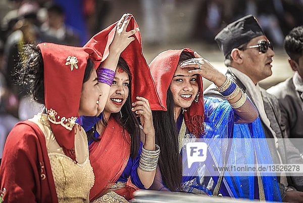 Lachende Frauen Streetlife Kathmandu Nepal Asien