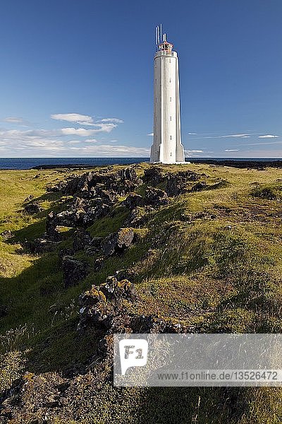 Coastal landscape with the lighthouse of Malarrif  Snæfellsjökull National Park  Snæfellsnes Peninsula  West Iceland  Vesturland  Iceland  Europe