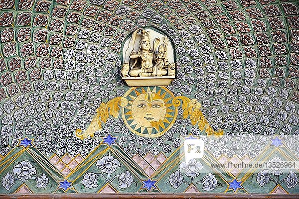 Wandmalerei über Shiva-Tor im Stadtpalast Jaipur Rajasthan Indien Asien
