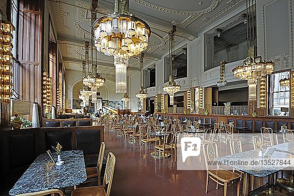 Café  Jugendstil  im Stadthaus  Obecni Dum  Prag  Böhmen  Tschechische Republik  Europa