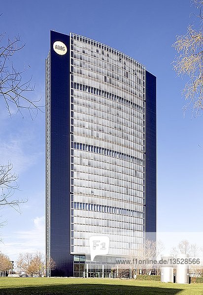 ARAG Tower  Versicherungszentrale ARAG  Architekt Norman Foster  Mörsenbroich  Düsseldorf  Rheinland  Nordrhein-Westfalen  Deutschland  Europa