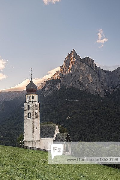 Kirche St. Valentin vorm Schlern  Seis am Schlern  Kastelruth  Dolomiten  Südtirol  Italien  Europa