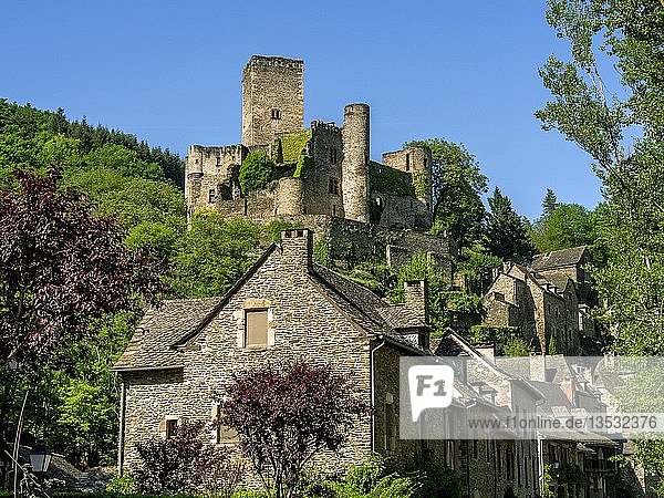 Belcastel  Die schönsten Dörfer Frankreichs  Departement Aveyron  Okzitanien  Frankreich  Europa