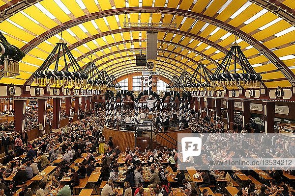 Bierzelt Löwenbräu Oktoberfest München Oberbayern Bayern Deutschland Europa
