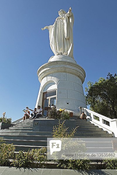 Statue der Virgen de la Immaculada Concepcion  Cerro San Cristobal  Santiago de Chile  Chile  Südamerika