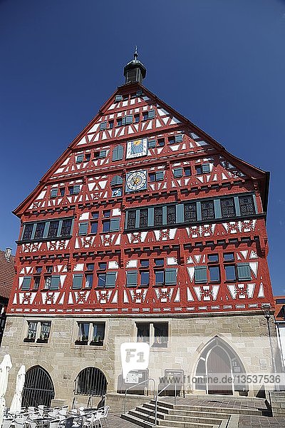 Rathaus  historischer Fachwerkbau aus den Jahren 1556-57  Marktplatz  Großbottwar  Baden-Württemberg  Deutschland  Europa