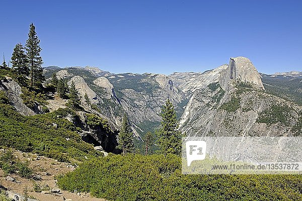 Half Dome Mountain vom Glacier Point aus gesehen  Yosemite National Park  Kalifornien  USA  Nordamerika