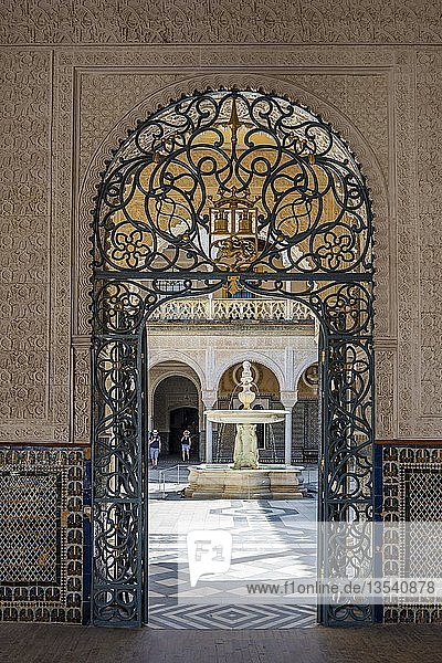 Eingangstür  Stadtpalast  Andalusischer Adelspalast  Casa de Pilatos  Sevilla  Andalusien  Spanien  Europa
