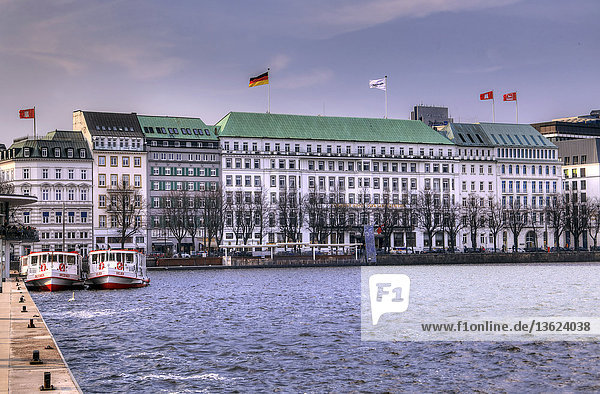 Fairmont Hotel Vier Jahreszeiten  Neuer Jungfernstieg  Hamburg  Deutschland  Europa