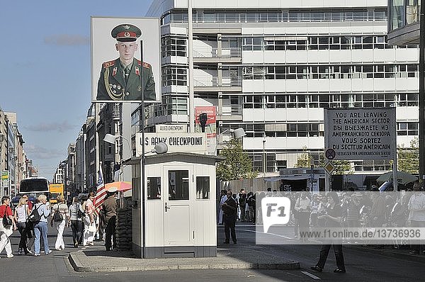 Checkpoint Charlie  Berlin  Deutschland.