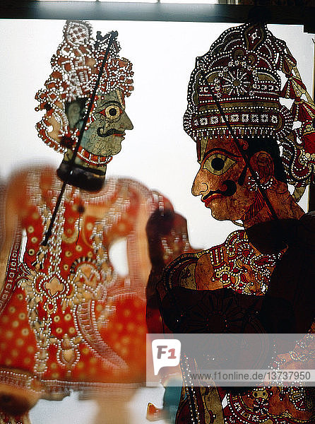 Zwei Schattenpuppenprinzen  Indien. Hinduistisch. 19. Jahrhundert.