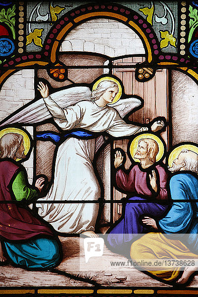 Kathedrale Saint-Corentin  Quimper Engel Glasmalerei  Erscheinung des Heiligen Petrus