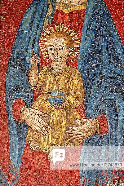 Verkündigungsbasilika  Jungfrau Maria mit Kind  (Italien).