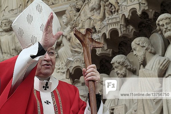 Blessing  Archbishop Andre XXIII  Notre-Dame de Paris cathedral.