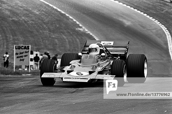 'John Miles in a Lotus-Cosworth 72B entering Druid´s Hill hairpin. British GP  Brands Hatch  England 18 July 1970. '