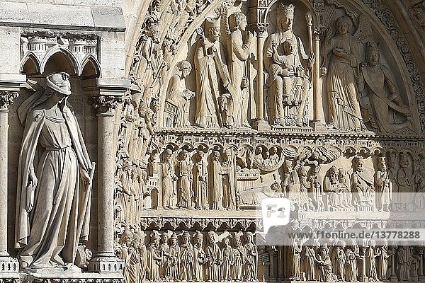 Kathedrale Notre Dame de Paris  Westfassade  Portal Sainte Anne  Statue der Synagoge.