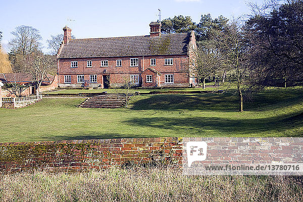 Traditionelles langes Bauernhaus  Sudbourne  Suffolk  England
