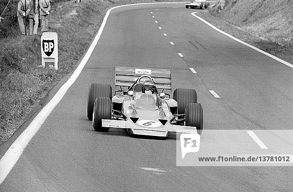 Jochen Rindt in einem Lotus 72 in Clermont-Ferrand  Sieg beim GP von Frankreich  Frankreich  5. Juli 1970.