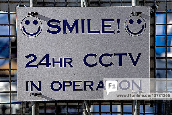 Smile 24 Stunden CCTV in Betrieb Zeichen