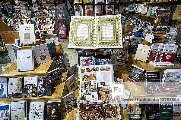 Koran  ausgestellt in einer Buchhandlung in Tunis.