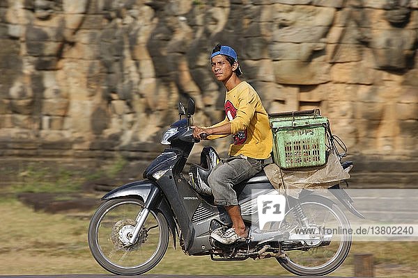 Motorradlieferung  Siem Reap  Kambodscha.
